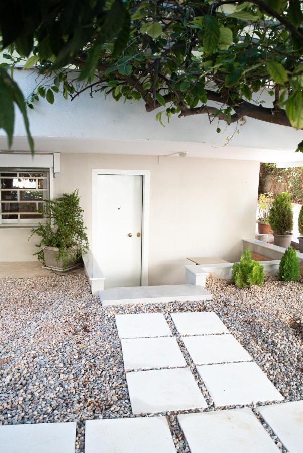 Naiads Nest - The Garden Gem Apartment Varkiza ภายนอก รูปภาพ